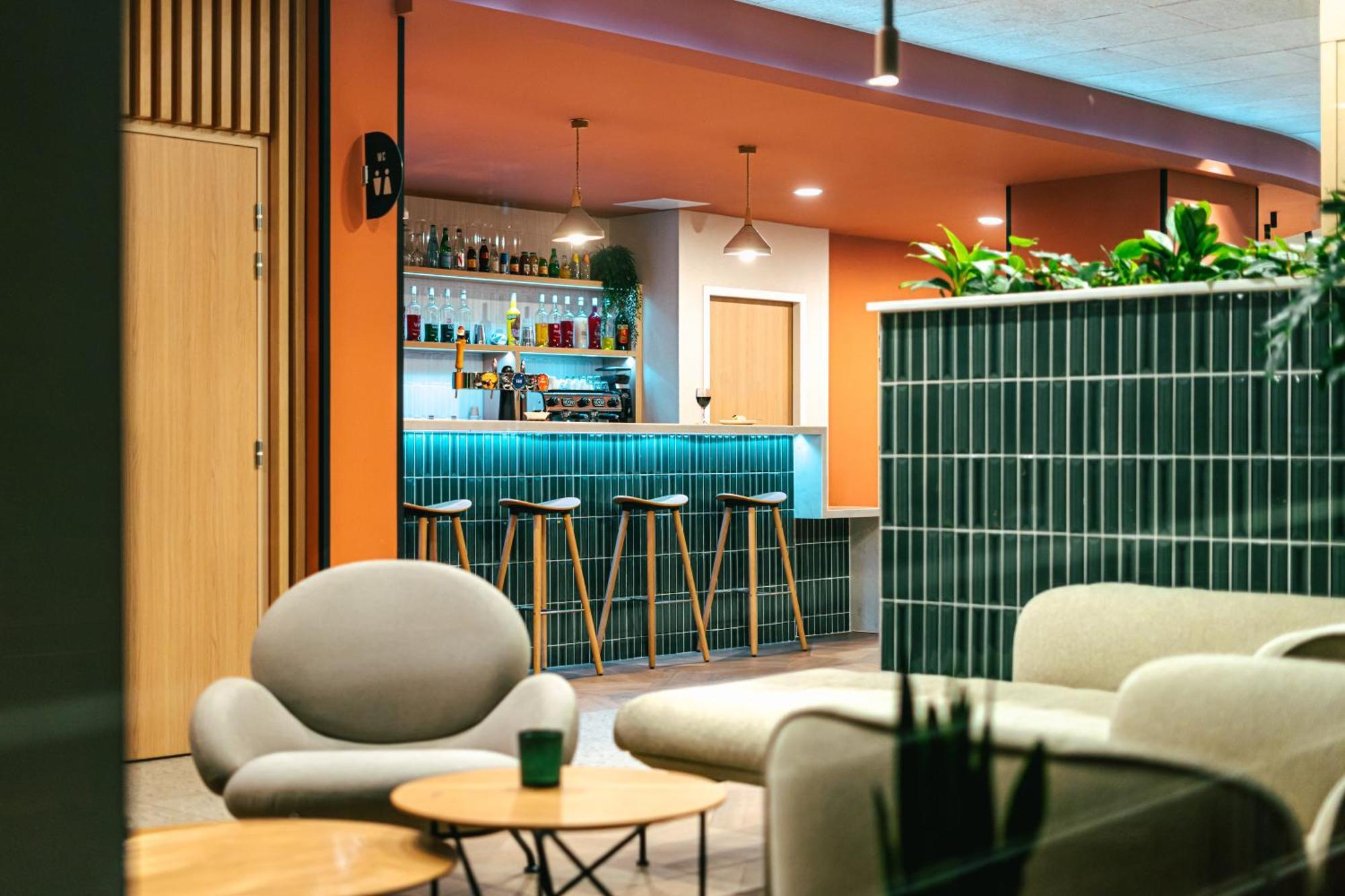 Ibis Styles Palais Des Congres Velodrome Hotel 3*